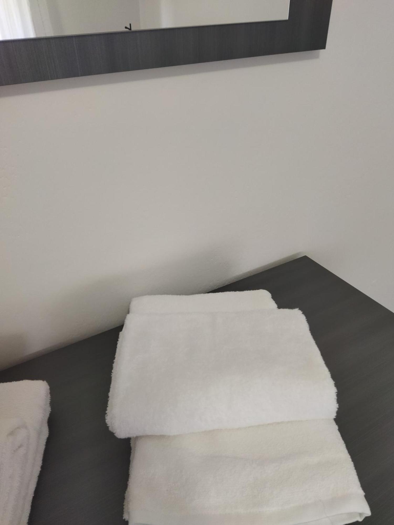 Rose Garden House Wi-Fi Apartment Riva del Garda Ngoại thất bức ảnh