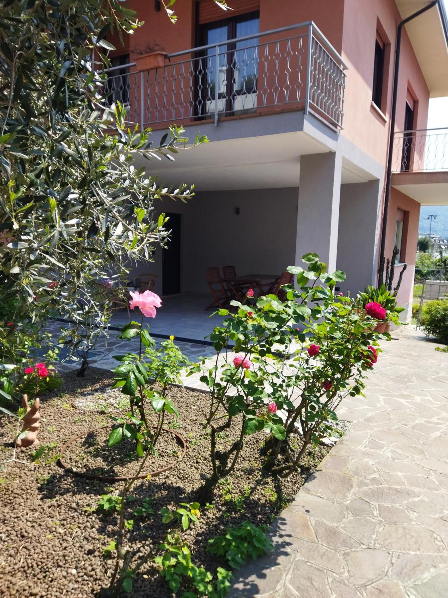 Rose Garden House Wi-Fi Apartment Riva del Garda Ngoại thất bức ảnh